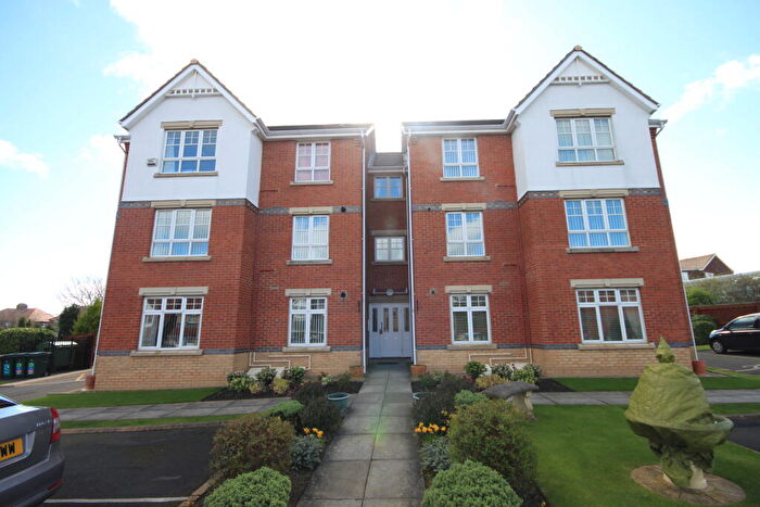 2 Bedroom Flat For Sale In Sunningdale, Whitley Bay, Tyne And Wear, NE25