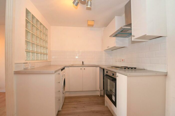 1 Bedroom Flat To Rent In Campbell Drive, Cardiff, CF11