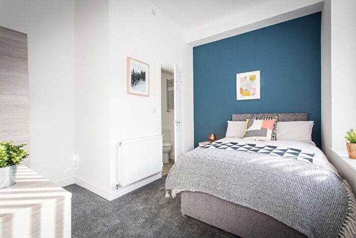 5 Bedroom Flat To Rent In Hanson Street, Bury, BL9