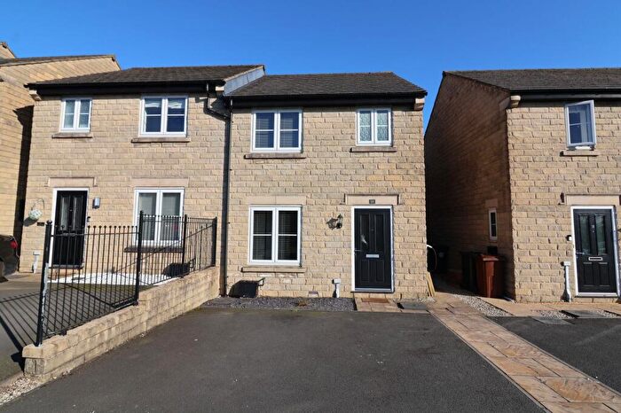 3 Bedroom Semi Detached House For Sale In Wisteria Way, Glossop, SK13