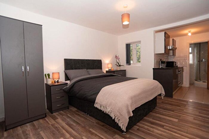 1 Bedroom House To Rent In Hagley Road West, Smethwick, B67