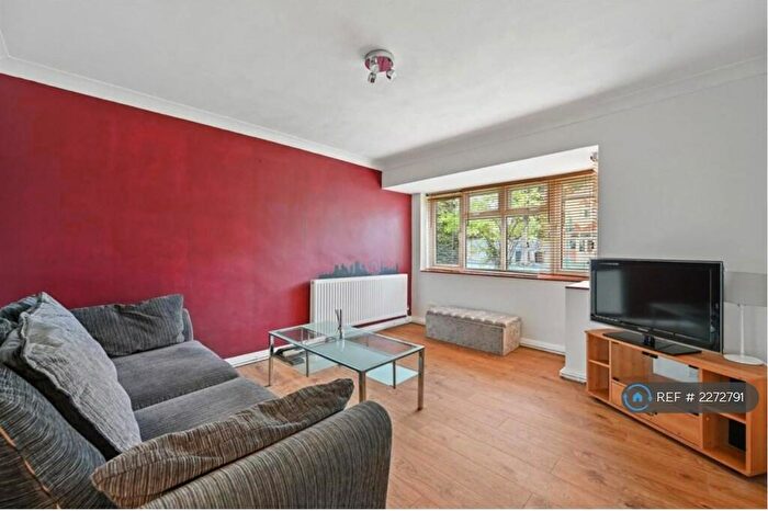 2 Bedroom Flat To Rent In Beechwood Court, Sutton, SM1