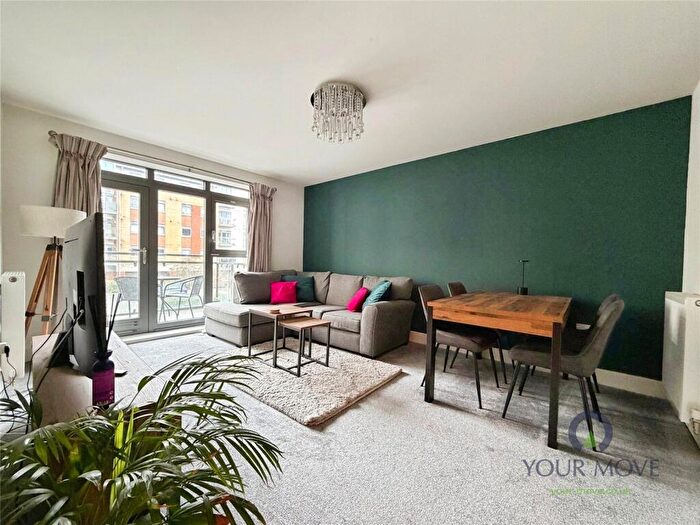 2 Bedroom Flat For Sale In Hart Street, Maidstone, Kent, ME16