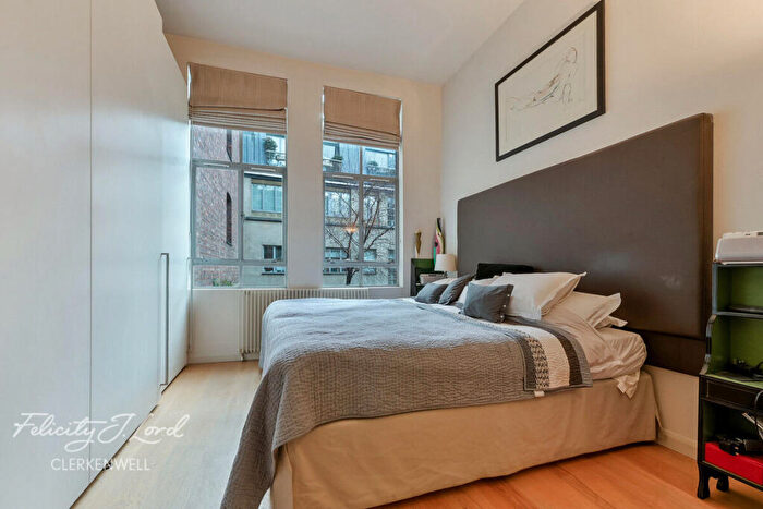 2 Bedroom Apartment To Rent In Dallington Square, London, EC1V