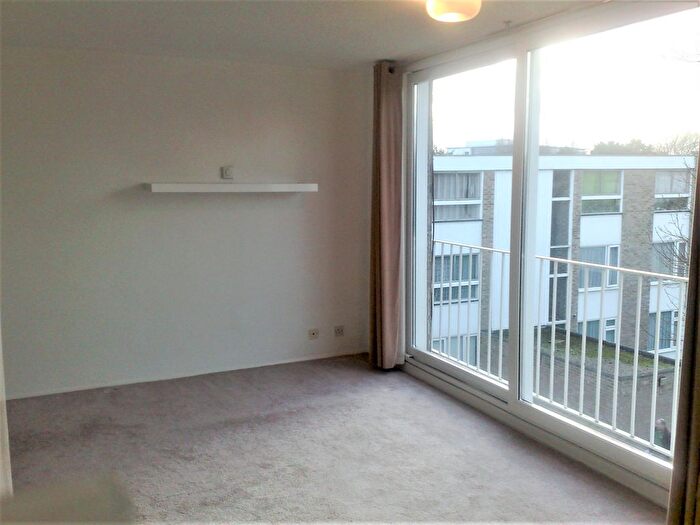 2 Bedroom Flat To Rent In Dunwood Court, Boyn Valley Road, SL6
