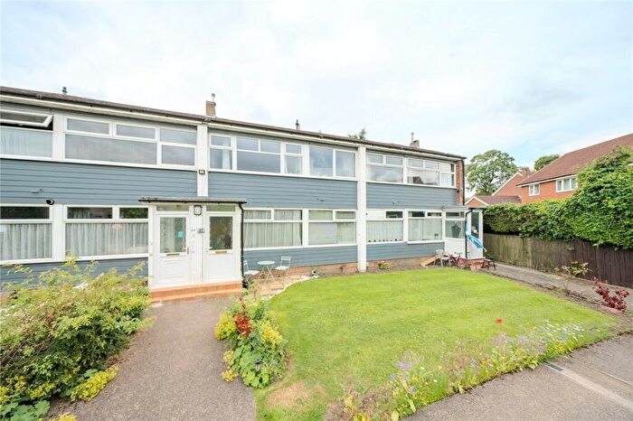 2 Bedroom Apartment For Sale In High Moor Court, Leeds, West Yorkshire, LS17