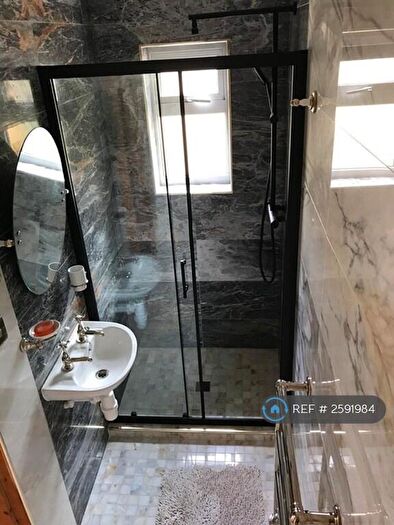 5 Bedroom Semi-Detached House To Rent In Waddon Road, Croydon, CR0