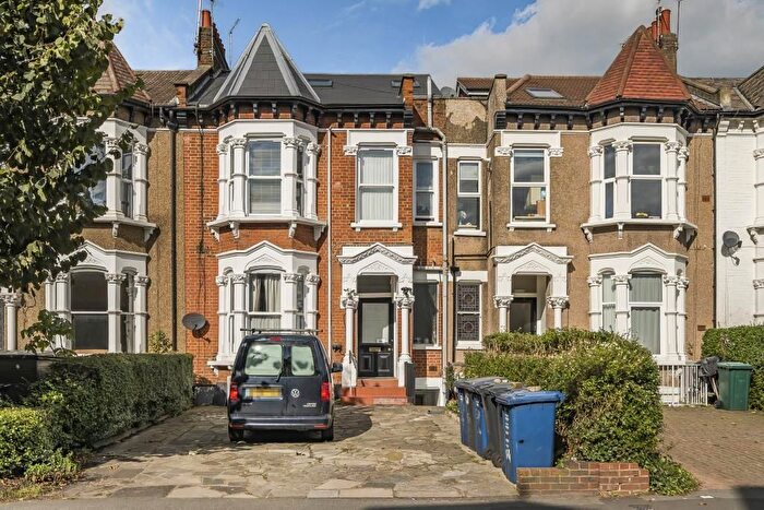2 Bedroom Flat For Sale In Fortis Green, London, Fortis Green, London, N2