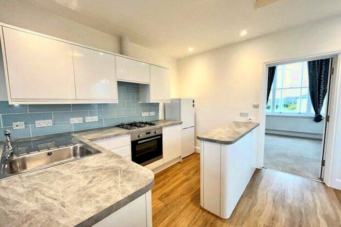 2 Bedroom Flat To Rent In London Road, Tunbridge Wells, TN4