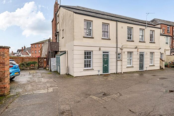 2 Bedroom Flat For Sale In Leominster, Herefordshire, HR6
