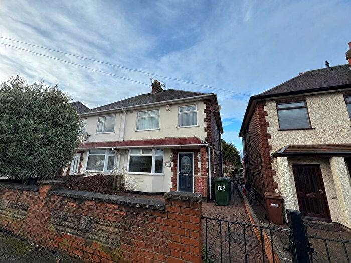 3 Bedroom Semi-Detached House For Sale In Southdale Road, Nottingham, NG4