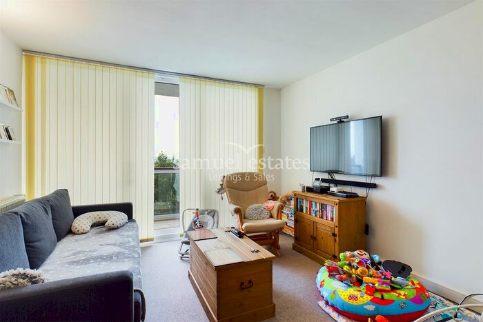 1 Bedroom Flat To Rent In Leigham Court Road, London, SW16
