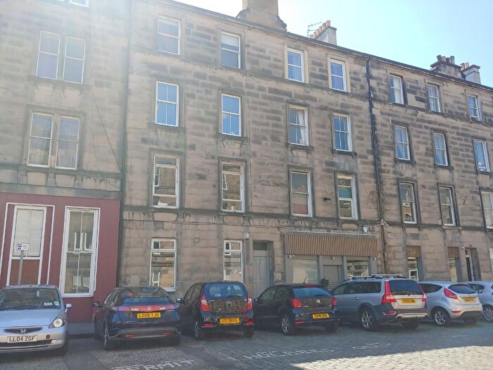 4 Bedroom Flat To Rent In Grindlay Street, Edinburgh, EH3