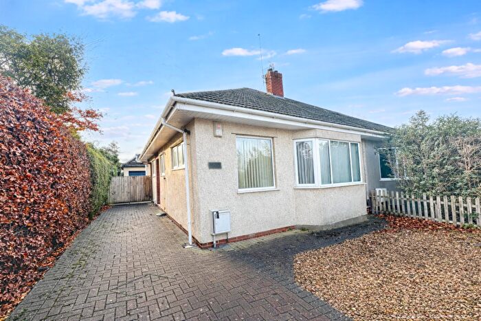 2 Bedroom Bungalow For Sale In Passage Road, Bristol, BS10