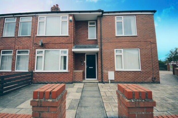 4 Bedroom Property To Rent In Ingleborough Avenue, York, YO10