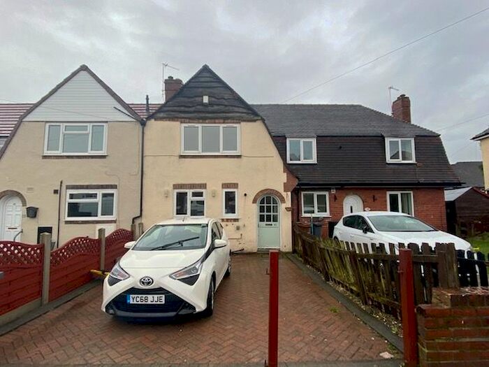 2 Bedroom Town House To Rent In Hartley Street, Morley, Leeds, LS27