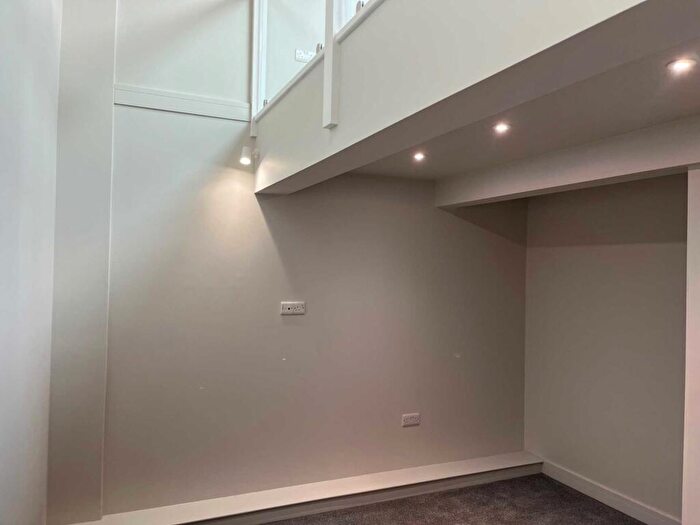 1 Bedroom Flat To Rent In Orchid House, Stonesfield, OX29
