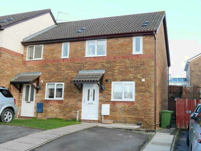 2 Bedroom House To Rent In Pen Bryn Hendy, Miskin, CF72