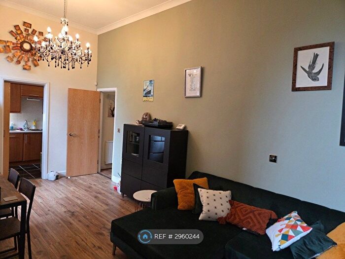 2 Bedroom Flat To Rent In Ockbrook Drive, Nottingham, NG3