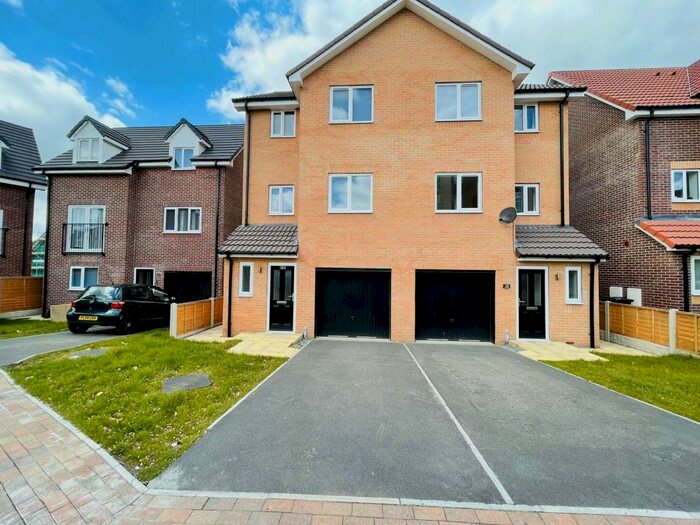 3 Bedroom House To Rent In Leatham Avenue, Rotherham, S61