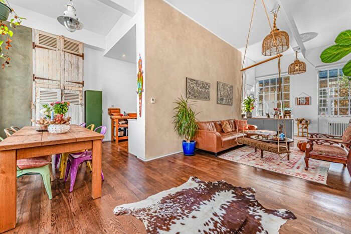 2 Bedroom Flat For Sale In Prince Of Wales Road, Kentish Town, NW5
