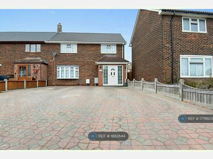 6 Bedroom Semi-Detached House To Rent In Whitmore Way, Basildon, SS14