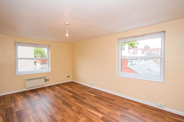 Studio To Rent In Montague Hill South - Kingsdown, BS2