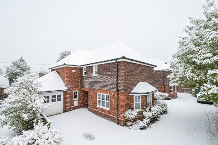 4 Bedroom Detached House For Sale In Tanners Close, Burghfield Common, Reading, Berkshire, RG7