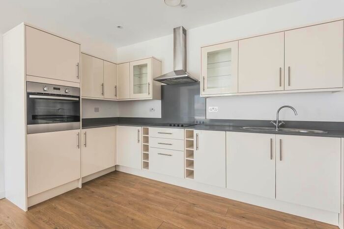 1 Bedroom Flat To Rent In Nova House, Slough Centre, SL1