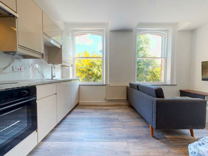 Apartment To Rent In Hyde Terrace #, LS2