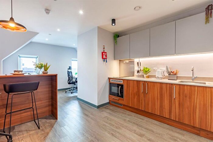 Studio To Rent In High Street, Egham, TW20