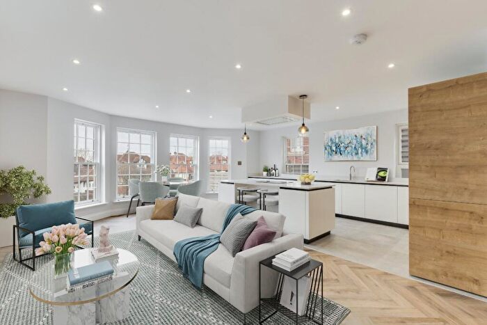 2 Bedroom Apartment To Rent In High Beeches, West Heath Road, Hampstead, NW3