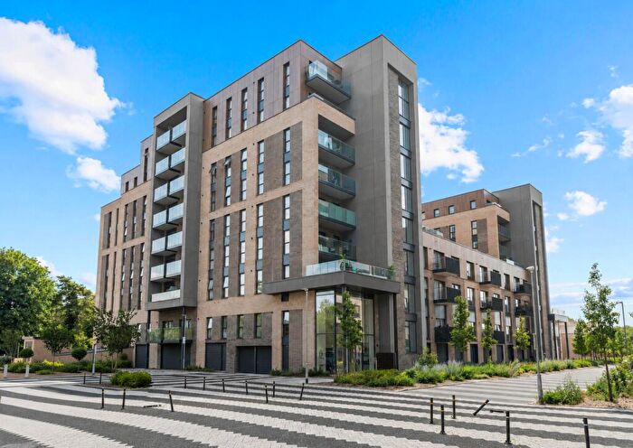 2 Bedroom Apartment For Sale In Edinburgh Gate, Harlow, Essex, CM20