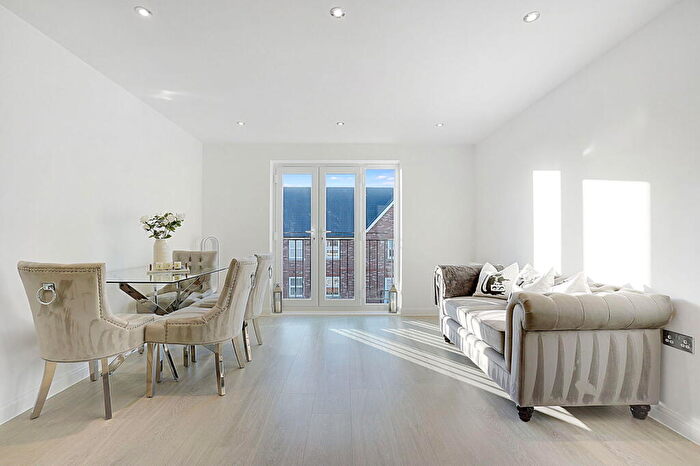 2 Bedroom Apartment For Sale In Walter House, Peters Village, Wouldham, ME1