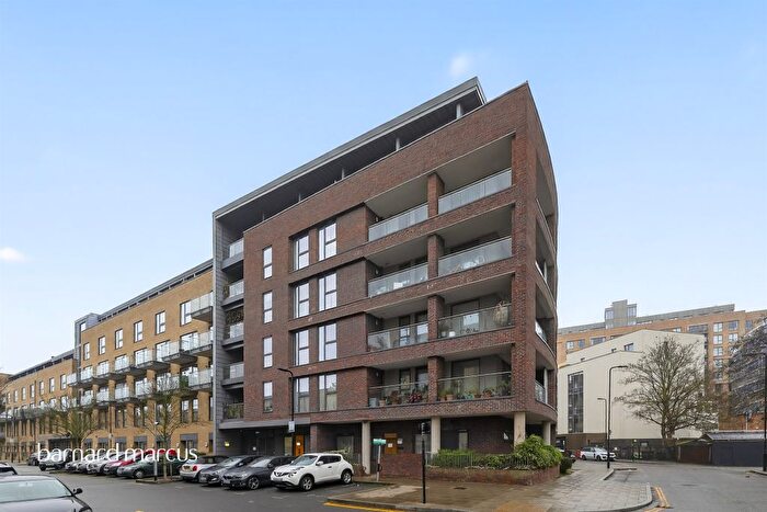 2 Bedroom Flat For Sale In Tewkesbury Road, London, W13