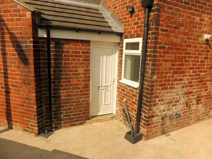 2 Bedroom Flat To Rent In Lordens Hill, Dinnington, Sheffield, S25