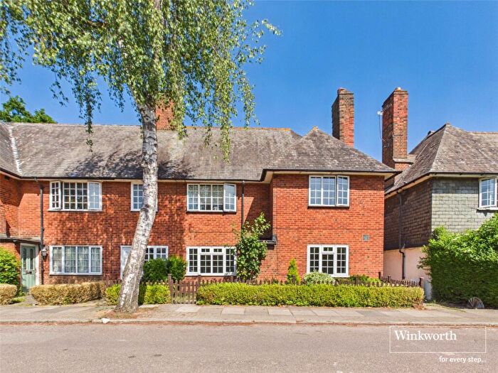 2 Bedroom Flat To Rent In Roe Lane, London, NW9