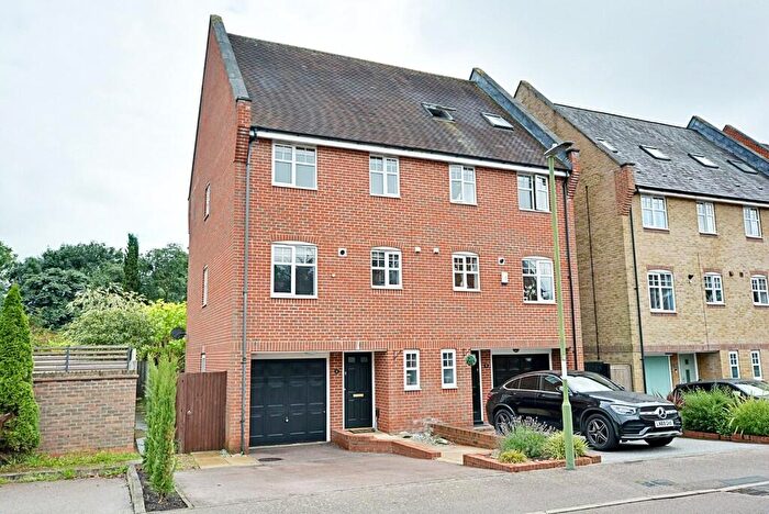 4 Bedroom Semi-Detached House To Rent In Lilbourne Drive, Hertford, SG13