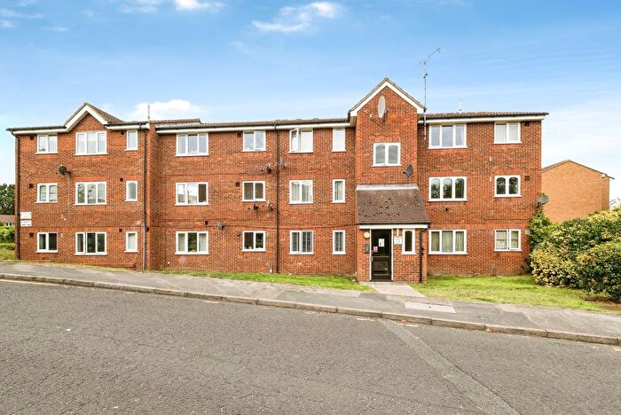 1 Bedroom Flat For Sale In Naunton Way, Hornchurch, Essex, RM12