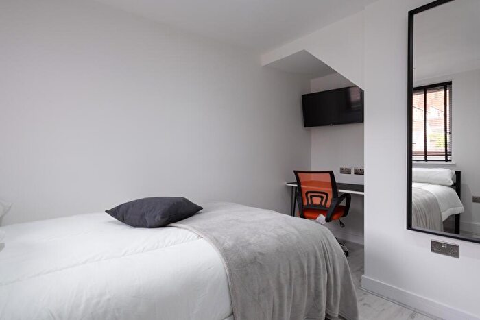 4 Bedroom House To Rent In Monks Road, Lincoln, LN2