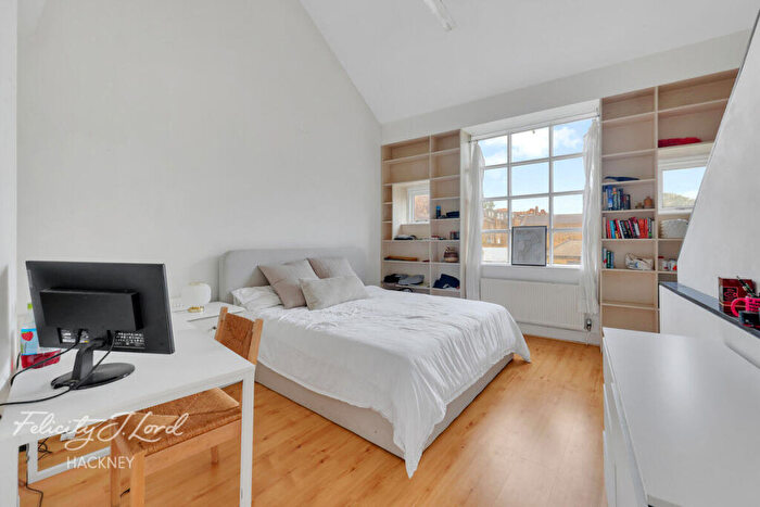 2 Bedroom Apartment For Sale In Independent Place, London, E8