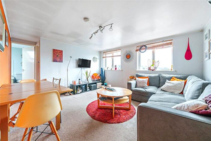 1 Bedroom Maisonette For Sale In Ridge Terrace, Green Lanes, Winchmore Hill, London, N21