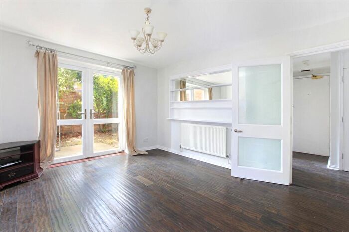 1 Bedroom Flat To Rent In St James Drive, Wandsworth Common, SW12