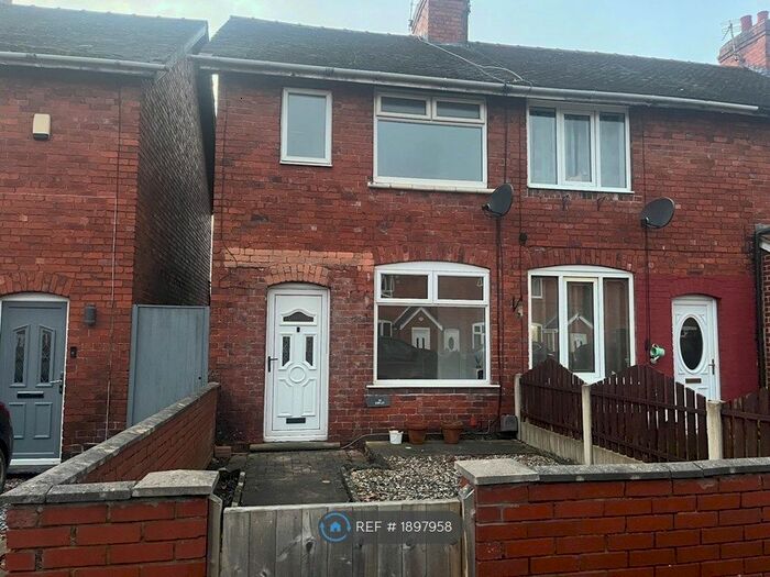 3 Bedroom End Of Terrace House To Rent In Churchfield Avenue, Cudworth, Barnsley, S72