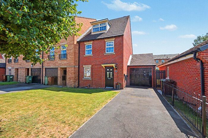 3 Bedroom Town House For Sale In Stafford Terrace, Wakefield, West Yorkshire, WF2