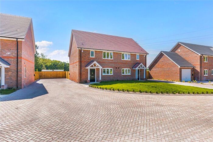 3 Bedroom Semi-Detached House For Sale In Fields View Close, Pamber End, Tadley, West Berkshire, RG26
