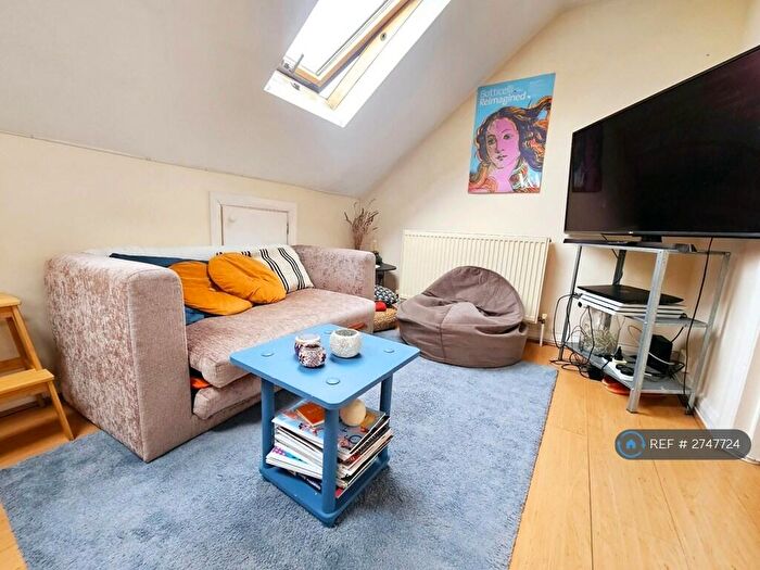 1 Bedroom Flat To Rent In Laitwood Road, London, SW12
