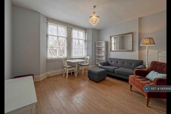 1 Bedroom Flat To Rent In Cross Street, London, N1