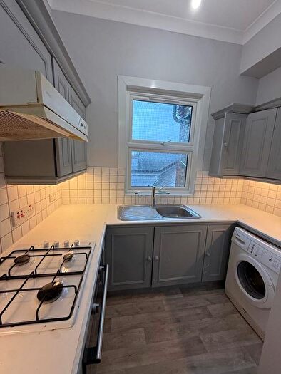1 Bedroom Property To Rent In Princes Avenue, Finchley Central, London, N3