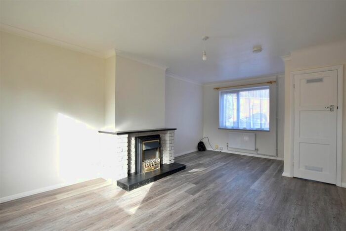 3 Bedroom Semi-Detached House To Rent In Edinburgh Road, Wellingborough, NN8